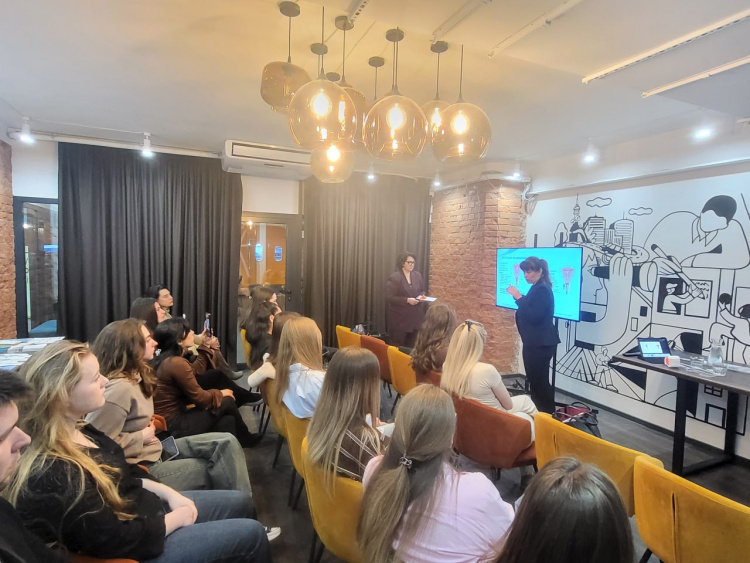 Викладачами кафедри акушерства, гінекології, онкогінекології та ендоскопії проведено тренінг з детального аналізу внутрішньоматкової контрацепції.
