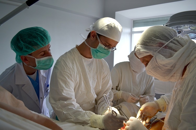 At the School of Medicine have been trained students of the Warsaw medical University