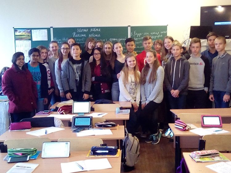The students of the School of Medicine are organizers and participants of the social-and-medical project on building up healthy lifestyle among pupils 