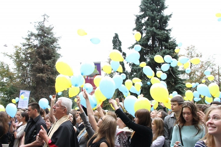 Congratulations to the students of the School of Medicine with the beginning of the new academic year!