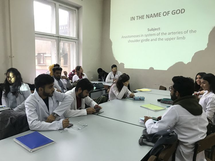 Seminar for English speaking students included topic of cardiovascular system