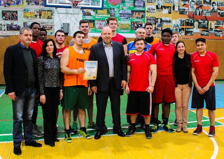 The male team in basketball of the School of Medicine is a silver medalist in competitions of the 67th Student Spartakiad
