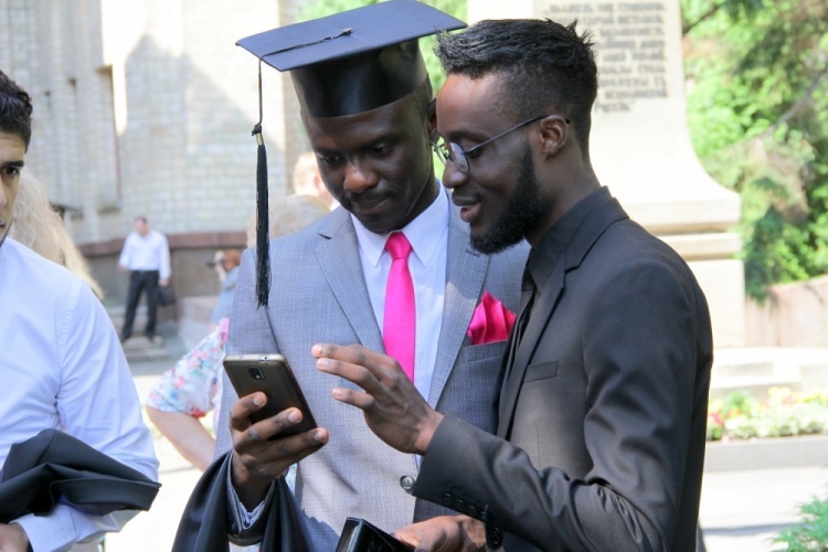 The Graduates from the year of 2016 of the School of Medicine have successfully passed the assessment examination in the Ahmadu Bello University (Nigeria, Kaduna State)