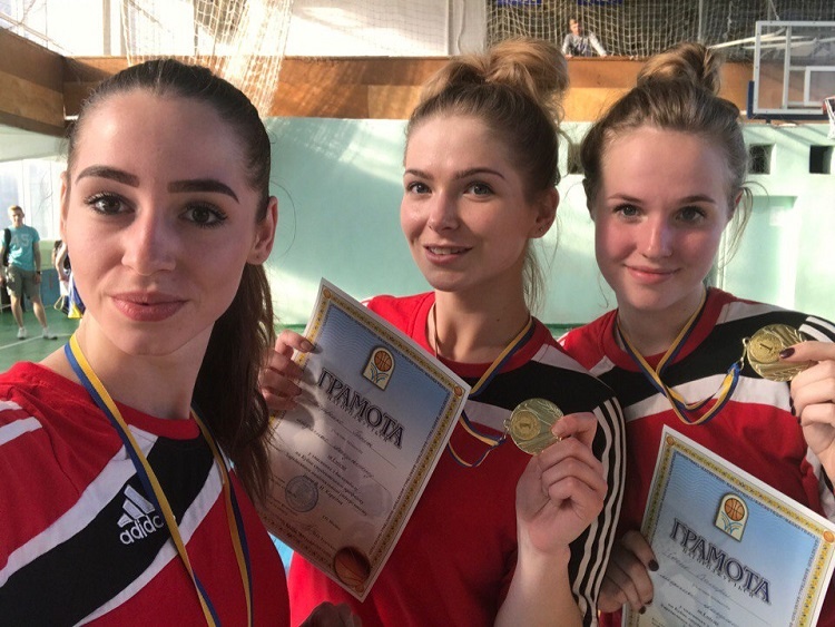 Students of the School of Medicine - winners in the basketball competition (3 x 3) for the Trade Union Committee Bowl