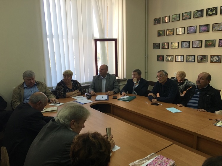 The Academic Council’s session of the School of Medicine was held where the candidates for the vacant position of the Dean were discussed